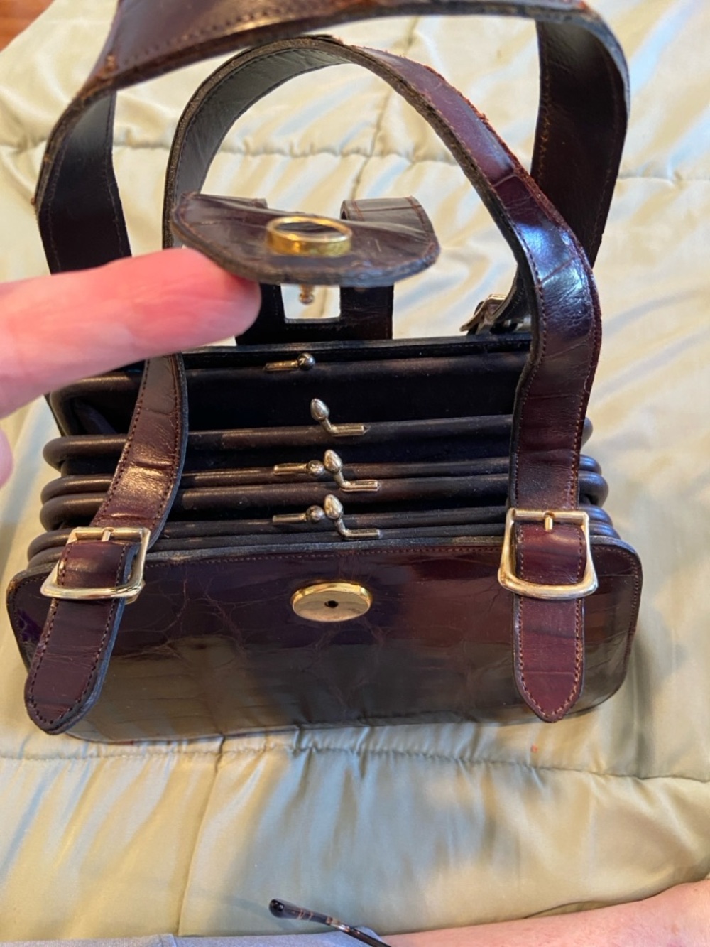 Vintage Croc-Embossed Leather Handbag in Deep Burgundy - Picture 3 of 9